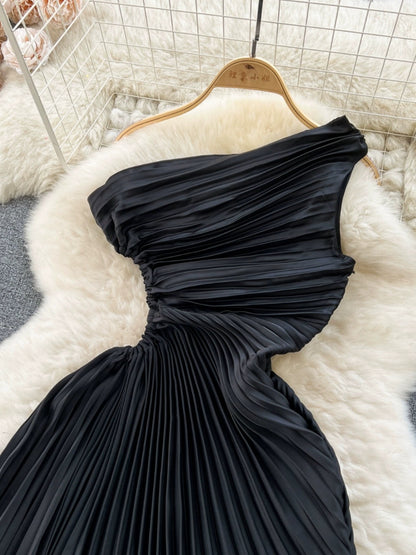 Light luxury and high-end heavy-duty pleated slim-fitting mid-length irregular holiday-style hollow waist-exposed dress for women
