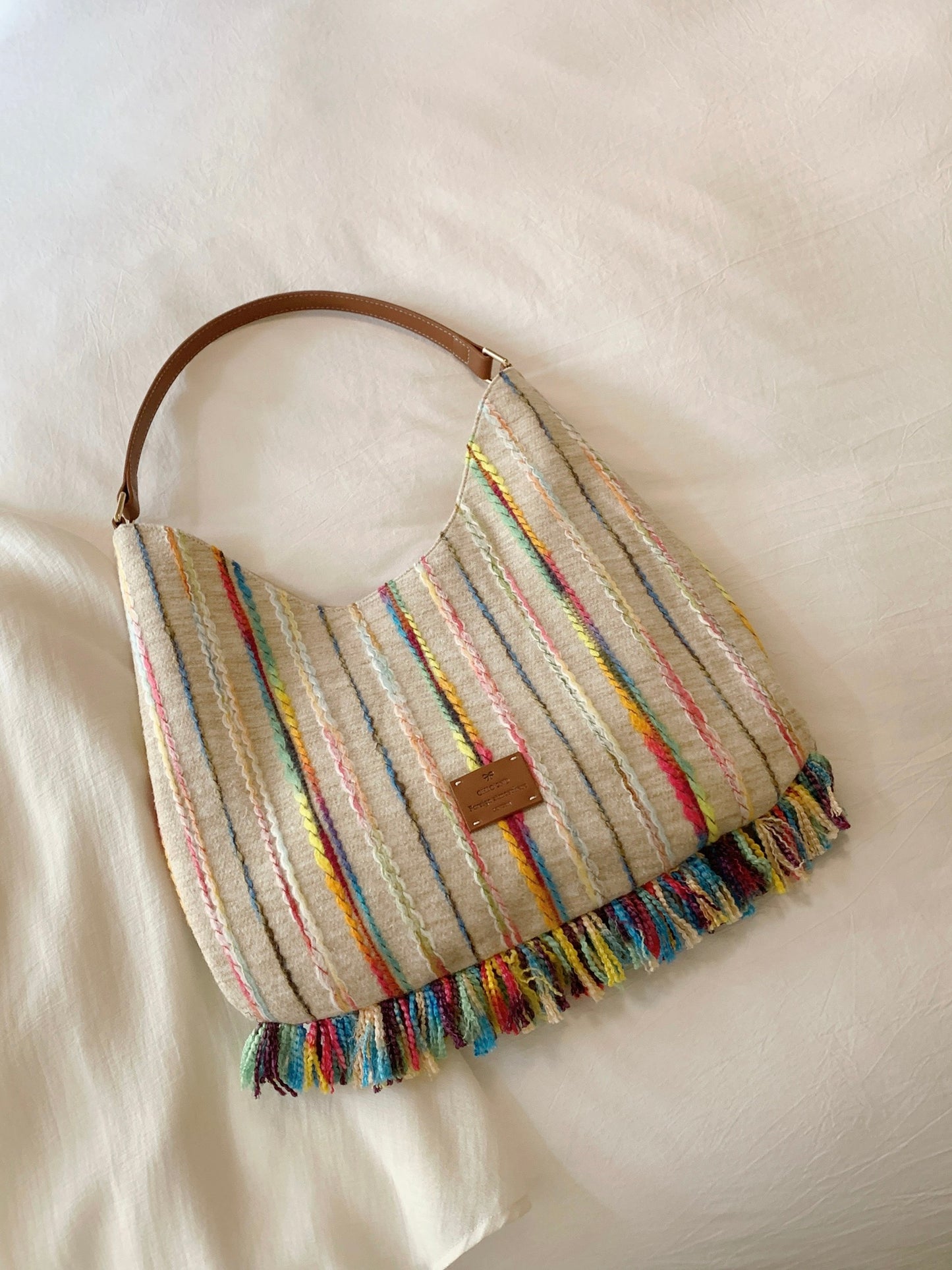 South Wind Chio2nd Rainbow Holiday Tote Bag Women's Lazy Style Original Niche Designer Tassel Shoulder Bag