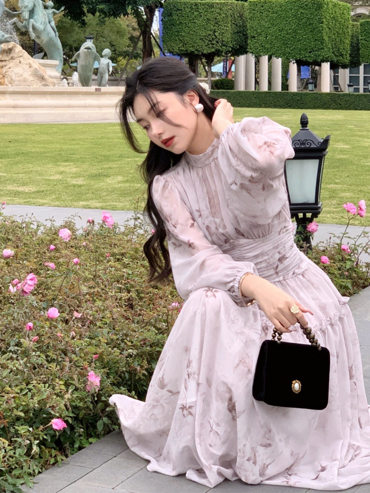 Tang Gongzi New Hepburn style dress for early spring, long waist-cinching dress, ladylike temperament, niche, beautiful skirt, fairy spirit
