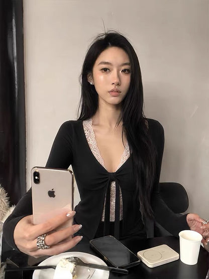 JingLI Studio Women’s Long-Sleeve V-Neck T-Shirt with Lace Paneling – A Chic, Slim-Fit, "Pure-Yet-Seductive" Style Top for Autumn