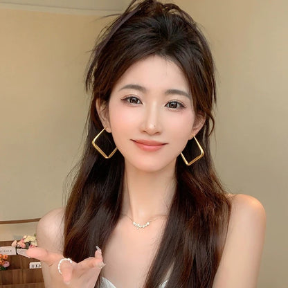 Earrings 2023 new trendy light luxury high-end European and American exaggerated diamond-shaped earrings Internet celebrity women's big earrings