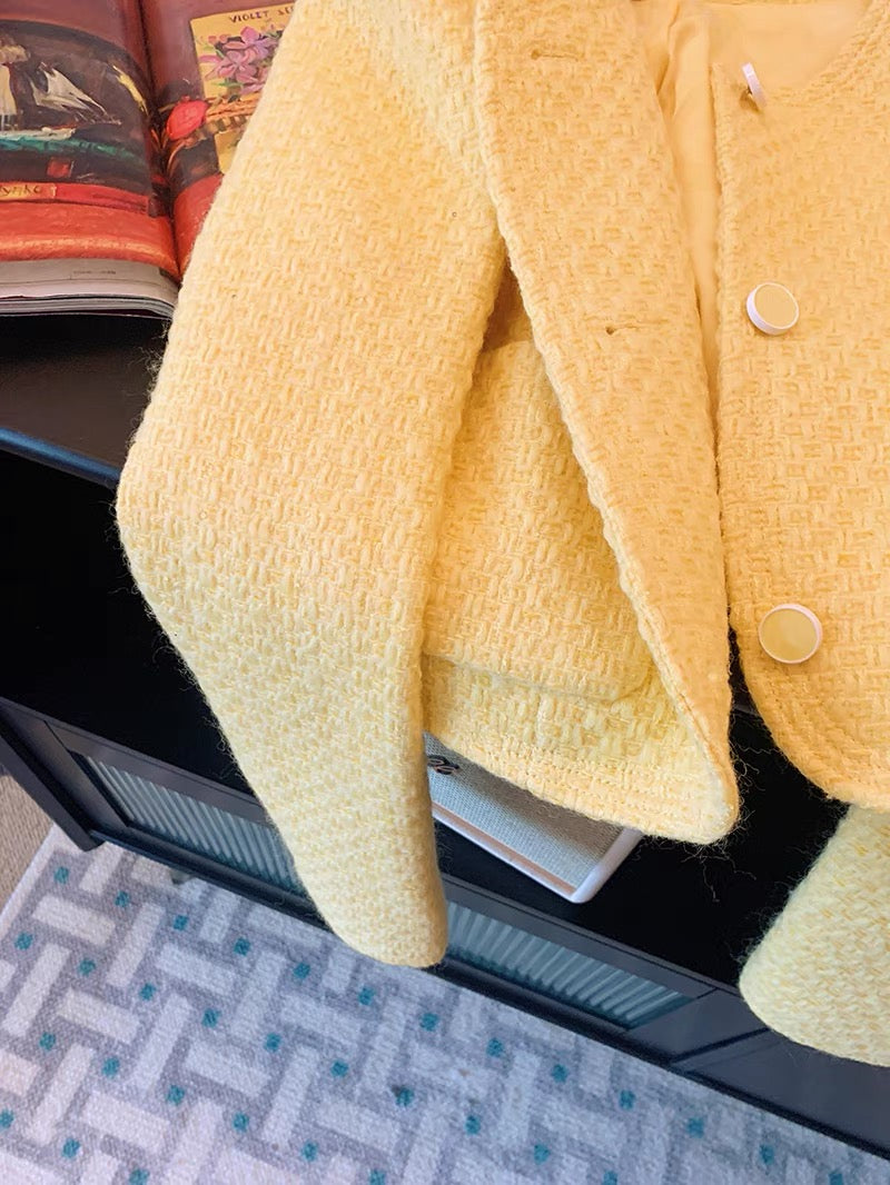Yellow short round neck small fragrant jacket for women autumn and winter 2023 new Korean style gentle temperament lady woolen top