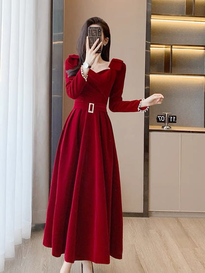 Winter new style French retro fashion temperament high-end Hepburn style velvet banquet dress burgundy dress