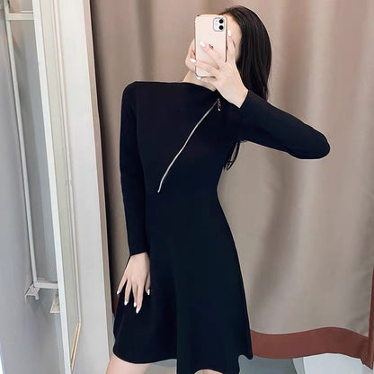 European station's new autumn style waist-slimming slimming tall design knitted little black dress Hepburn style dress