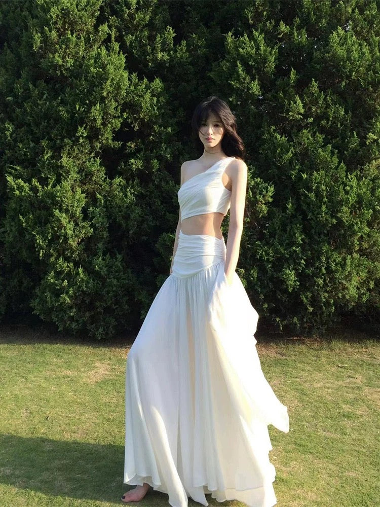 French style niche high-end cool feeling white oblique shoulder waist dress female seaside holiday atmosphere super fairy long dress