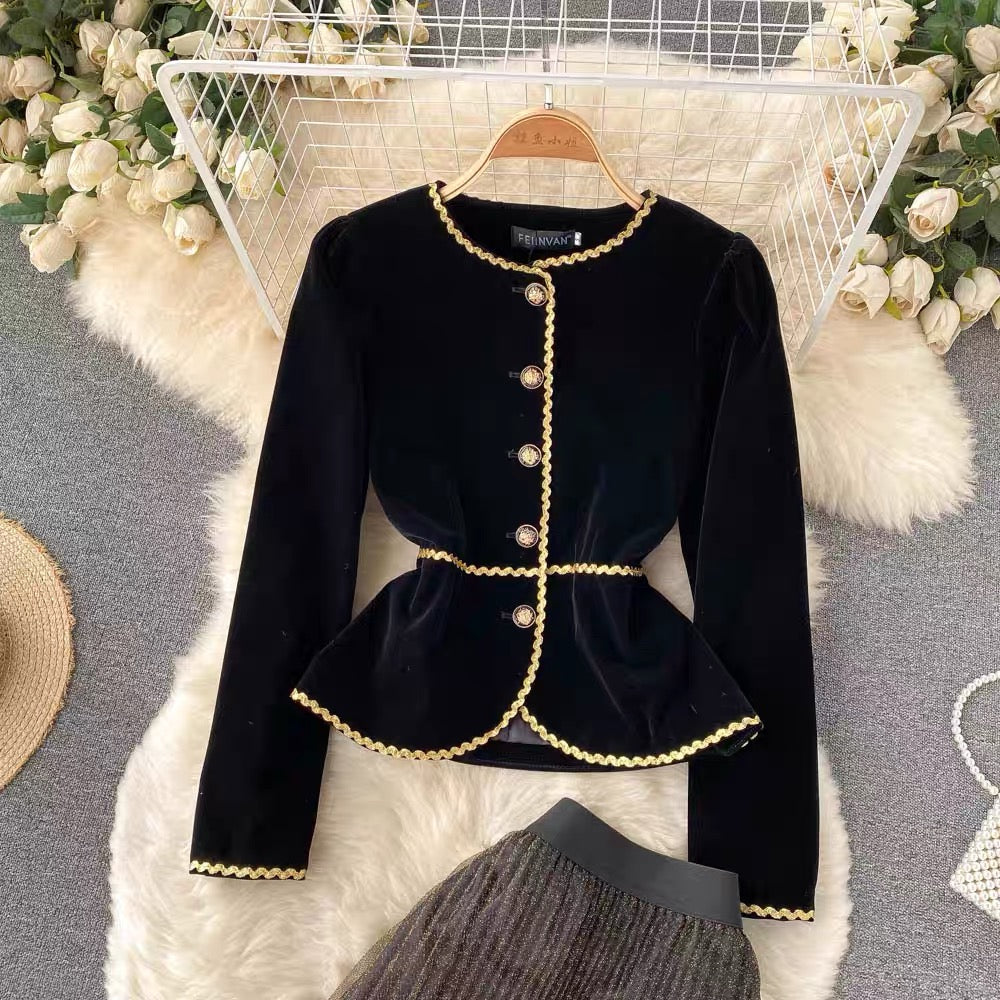 Xiaoxiangfeng French retro high-end short waisted velvet shirt high-waisted pleated skirt Western style two-piece set (S0996)