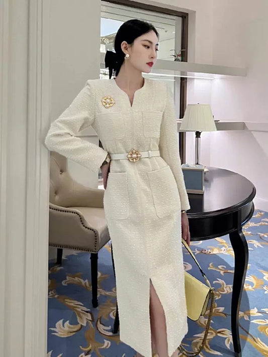 European chic and unique small fragrant white dress for women 2023 new style waist skirt slit fashionable wear