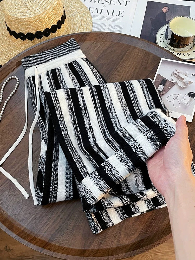 Japanese high street ins high-end fried street 2024 spring and autumn new high-waist drape black and white striped floor-length wide-leg pants