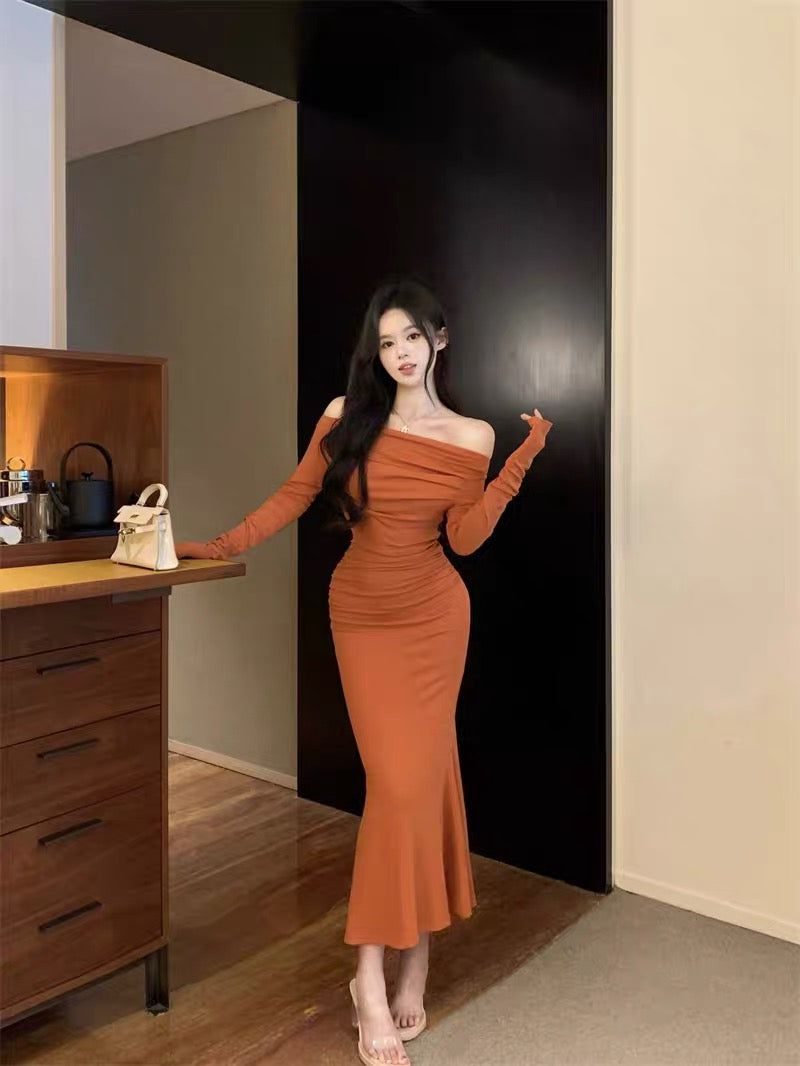 Temperament one-shoulder long-sleeved dress for women in autumn and winter French style unique and beautiful hip-hugging skirt bottoming fishtail long skirt A2266