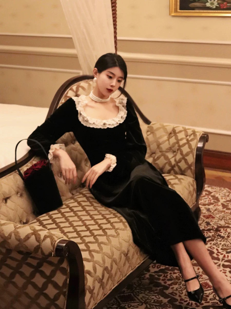 Thirteen and Little French Velvet Dress Women's Autumn and Winter Spliced Lace Waist Slimming Black Long Dress