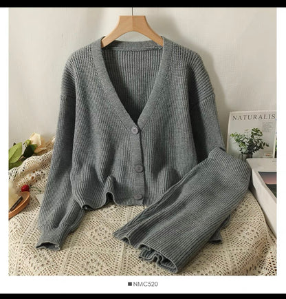 Knitted suit for women 2023 autumn and winter new V-neck single-breasted sweater cardigan coat high-waisted skirt two-piece set