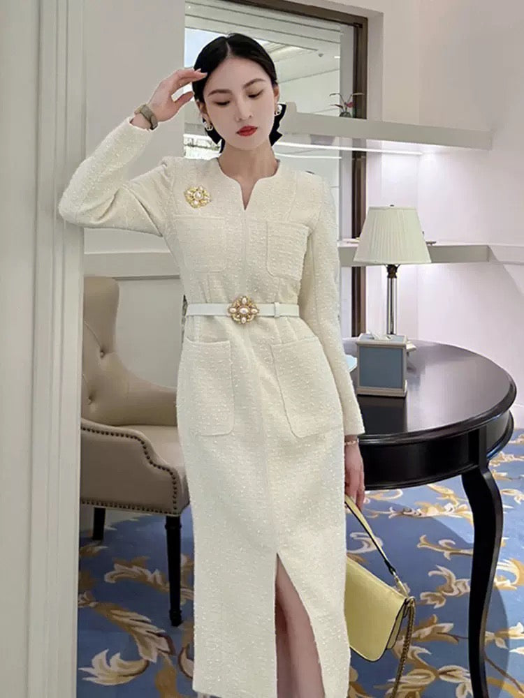 European chic and unique small fragrant white dress for women 2023 new style waist skirt slit fashionable wear