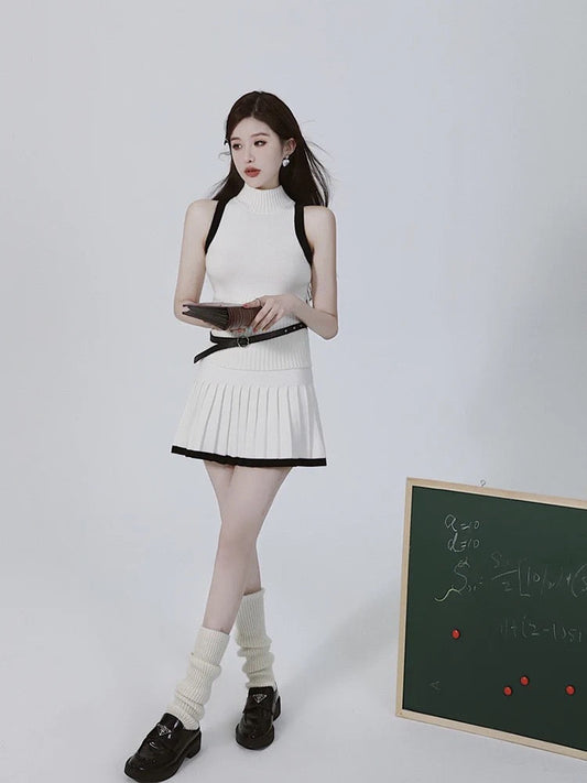 Minimalism, basic comfort, pure slim fit, all-match color matching small turtleneck sleeveless knitted sweater vest + pleated skirt