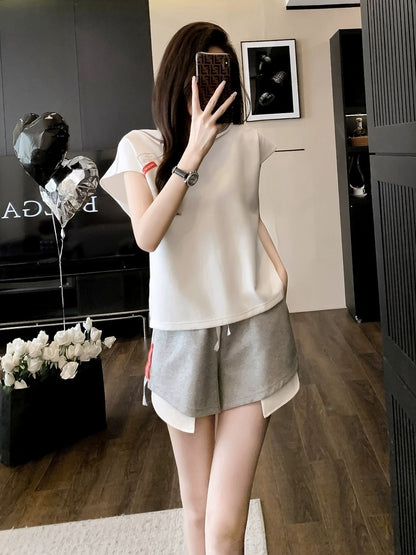 A complete set of playful and lively running sports, casual and fashionable short-sleeved shorts two-piece suits for women in summer for small people