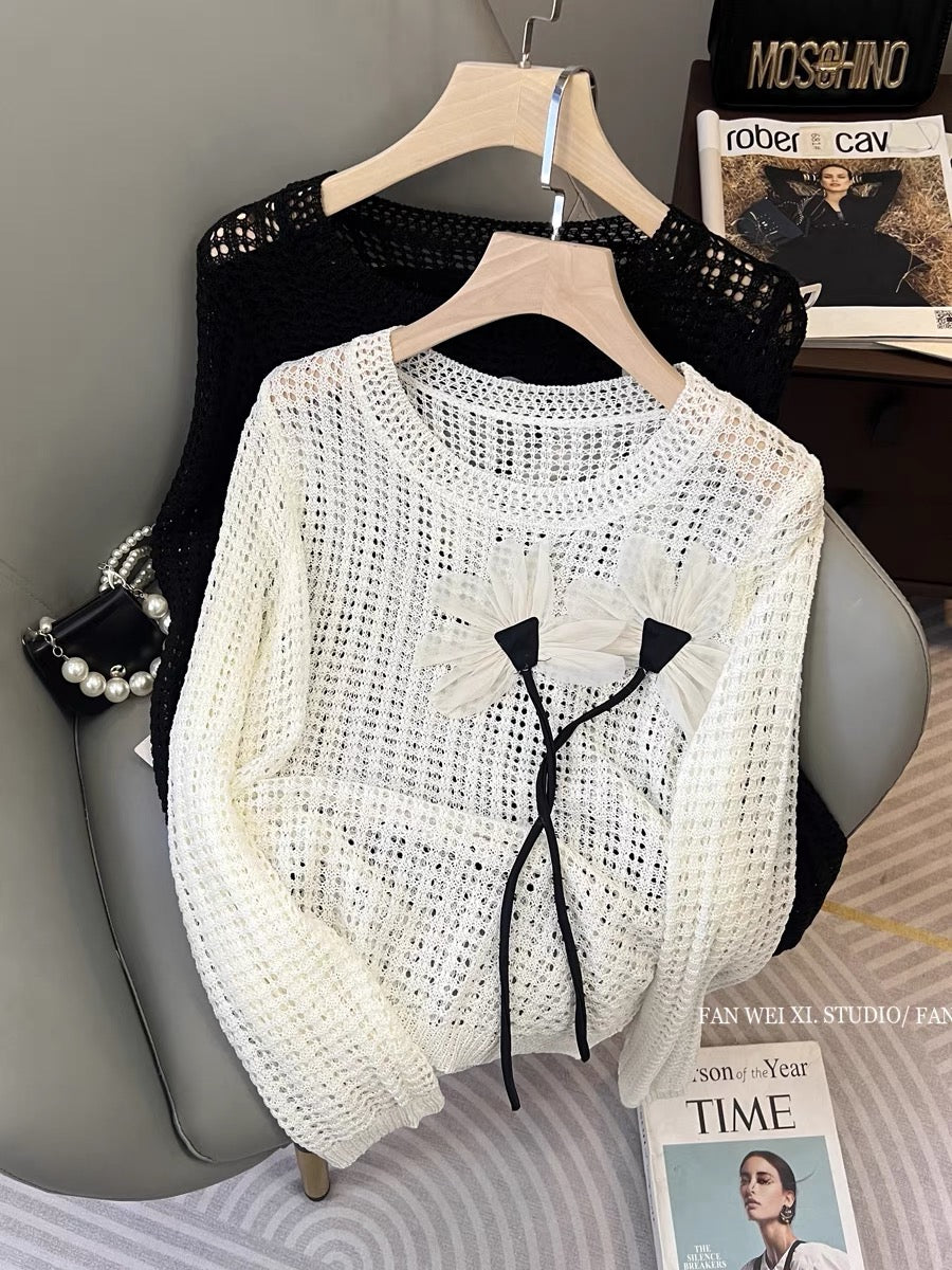 Early autumn new design French three-dimensional flower loose blouse hollow round neck long-sleeved sweater women's sun protection shirt (B2214)