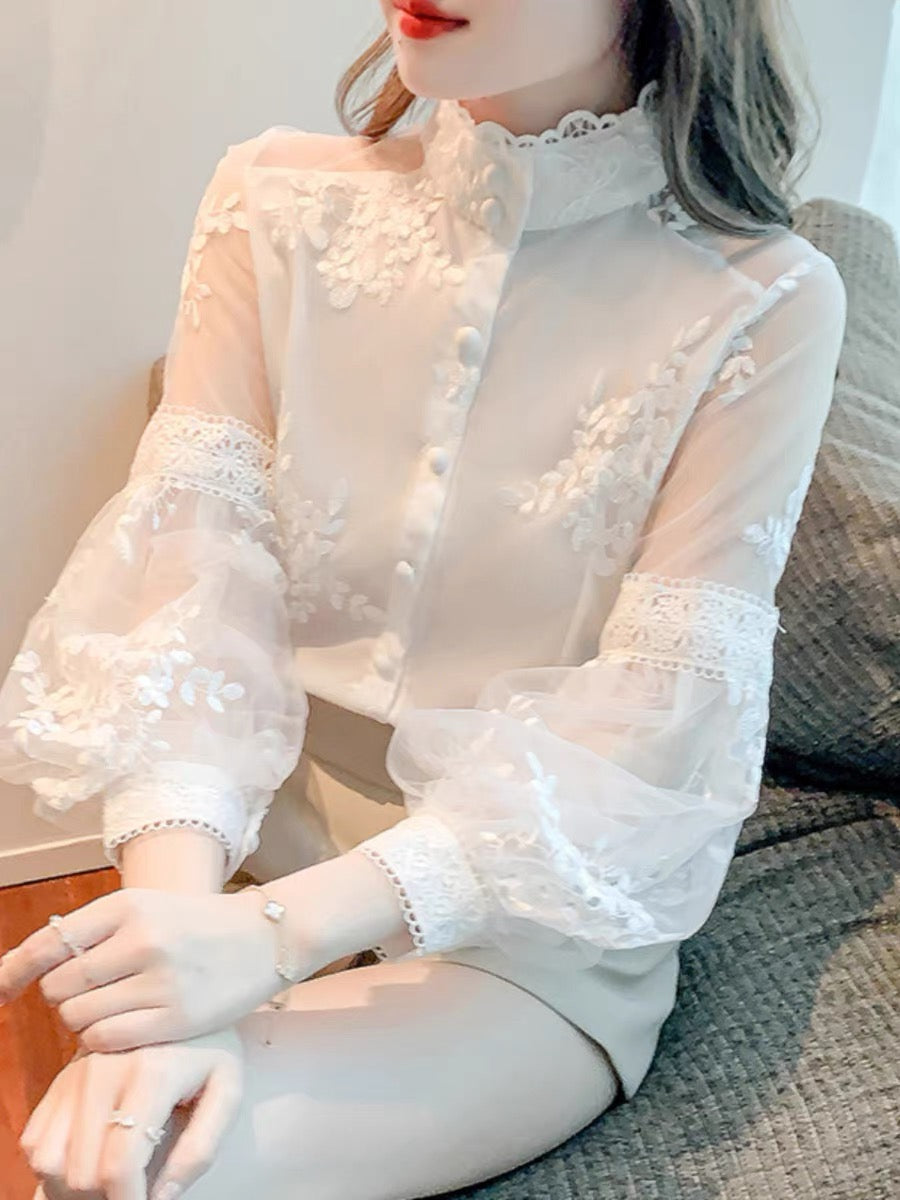 Palace style embroidered chiffon shirt for women autumn 2023 new temperament lace splicing lantern sleeves stand collar top (B2316)