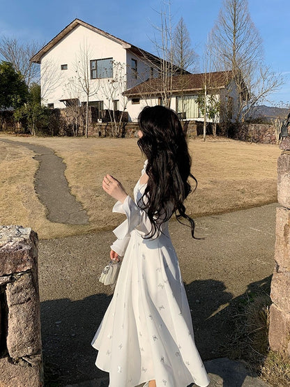 New product No. 4 French elegant white dress women's summer high-end trumpet sleeve butterfly gilding small white dress