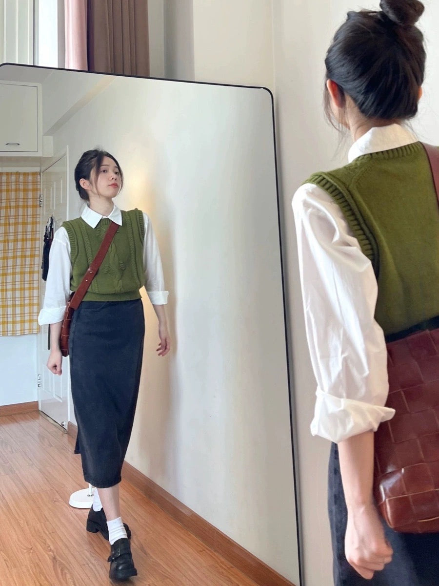 Dopamine College Style Green Sweater Vest Shirt Half Skirt Two or Three-piece Suit Girls' Breasts Good, Playful and Lively Autumn and Winter