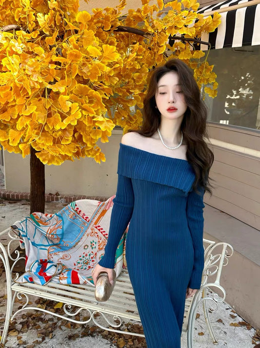 Blue one-line collar off-shoulder long-sleeved knitted dress for women early autumn 2023 new temperament waist-covering hip long skirt (B1718)