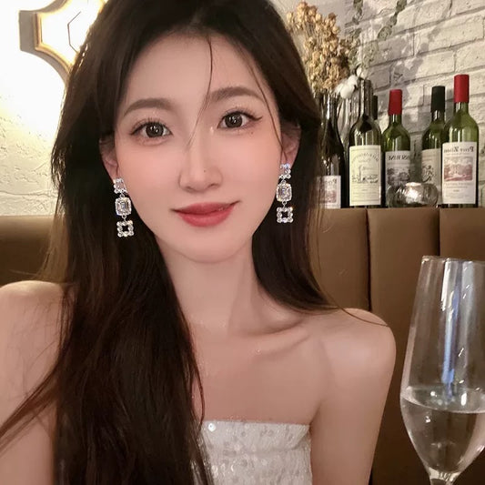 Rich lady! Flash Diamond Square 925 Silver Needle Earrings Unique Niche Design Earrings Women's High-end Earrings