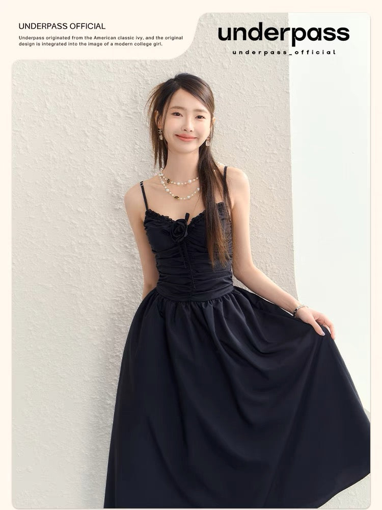 Underpass original design French black and white niche high-waisted wrinkled rose waist suspender dress