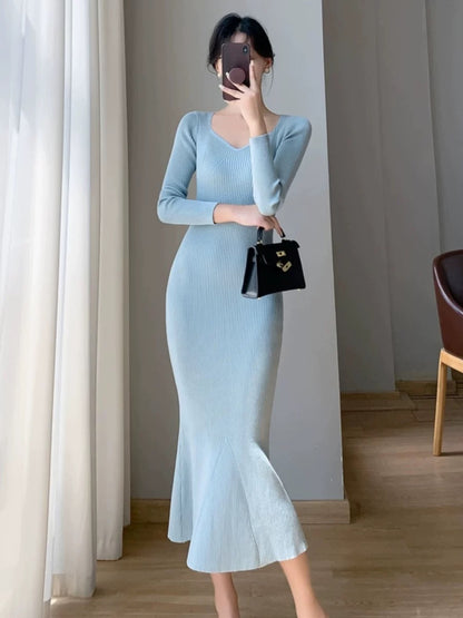 Gentle style square neck knitted dress for women in fall and winter, slim fit, little black skirt, mid-length over-the-knee sweater dress