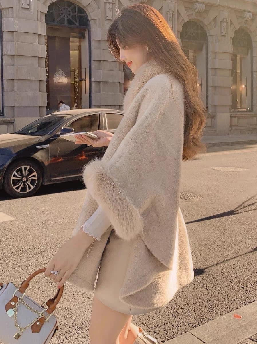 Zhang Xinzi [Winter Milk Cafe] Plush Cape Coat Women's 2023 Winter New Temperament Woolen Sleeve Coat