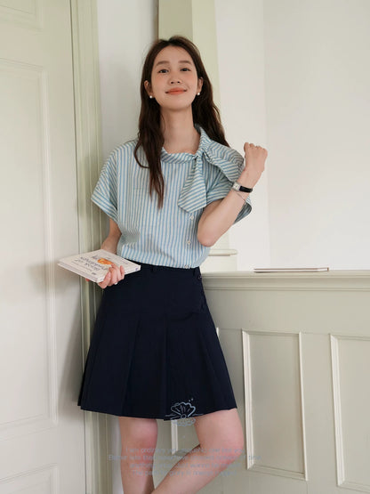 Nov elist Retro Asymmetrical Bow Tie Blouse Summer New Style Striped Shirt for Women with Slanted Placket Design