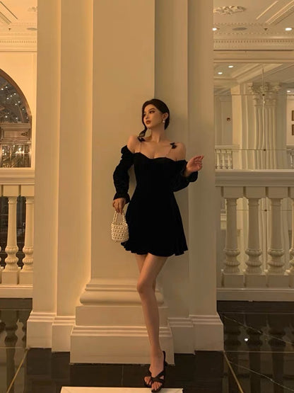Light luxury velvet suspender dress for women autumn French romantic atmosphere birthday party waist dress little black dress
