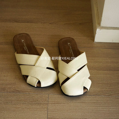 Women's French-style closed-toe Roman slides—flat, slip-on, non-slip, and casual—perfect for summer vacations and the beach (2026 new arrival).