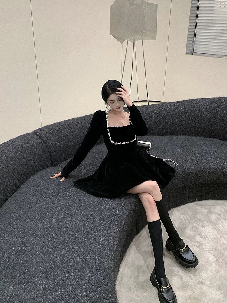 Fat mm French socialite heavy industry velvet dress autumn and winter 2022 large size high-end evening dress little black dress for women