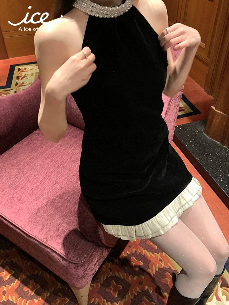 A ice of vale "Classic catwalk style ~" Pearl halter neck slim dress with a chic hip skirt