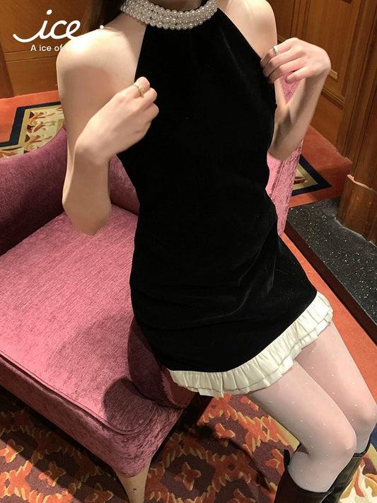 A ice of vale "Classic catwalk style ~" Pearl halter neck slim dress with a chic hip skirt