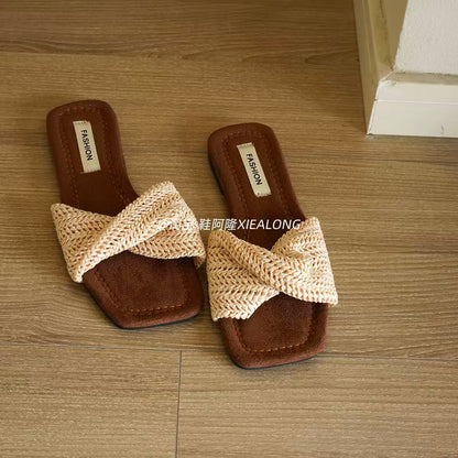 French-style woven crisscross flat slides for women – 2026 new summer square-toe sandals, perfect for vacation and the beach.