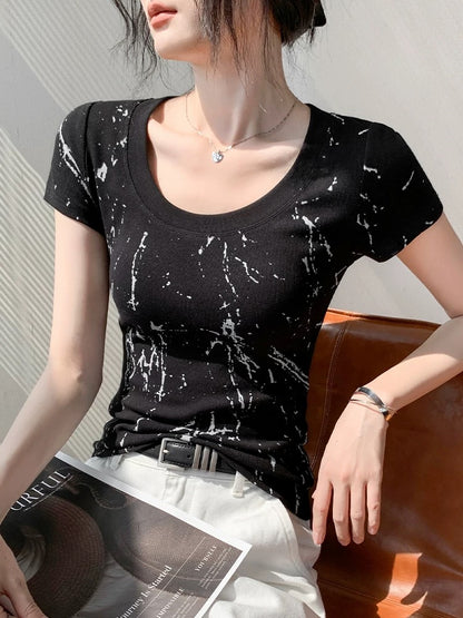 Korean version of round neck unique print niche design short-sleeved T-shirt for women slim fit fashionable and unique outerwear top