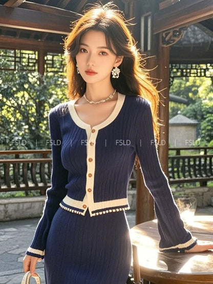Age-reducing complete set of high-end blue knitted dress two-piece suit 2024 new women's clothing autumn