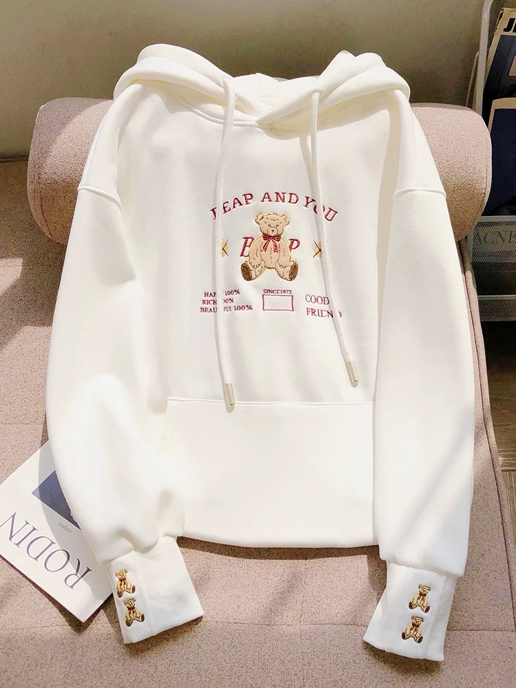 Breast wear 2024 autumn and winter new American retro bear embroidered sweatshirt women's velvet thickened petite top