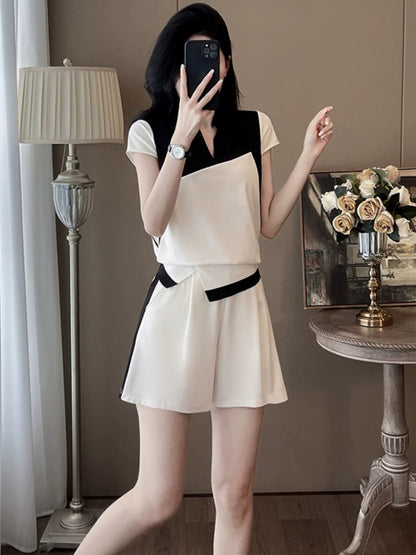 2025 new summer European station casual sports suit female design splicing short-sleeved top shorts two-piece suit