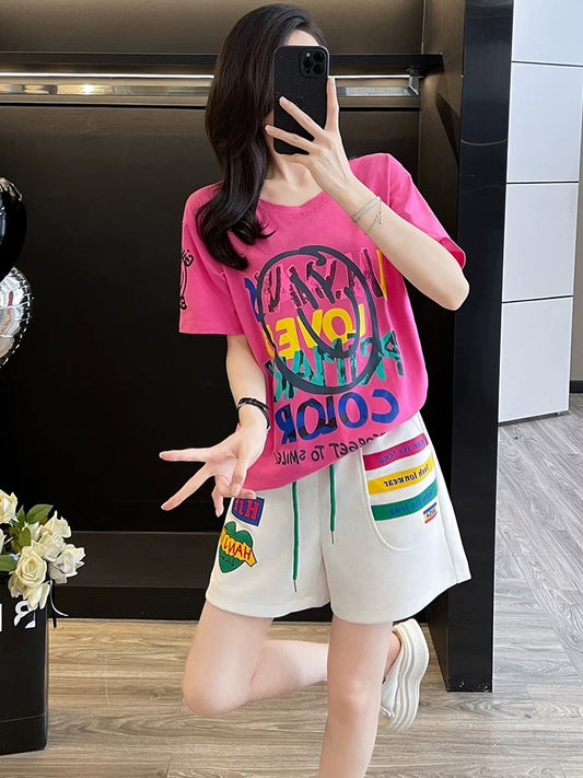 Comfortable lazy style casual sports suit for women in summer, fashionable rose red short-sleeved T-shirt and white shorts, two-piece suit
