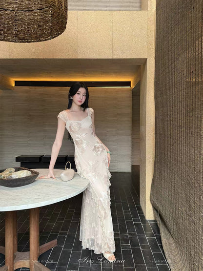 Iris Lumina "White Tea Venus" Elegant Summer Dress – A Stylish, Waist-Defining, Off-Shoulder Maxi Dress
