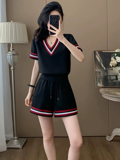 Temperament Korean version of casual sports suit for women 2025 summer stylish slim v-neck short-sleeved top shorts two-piece suit