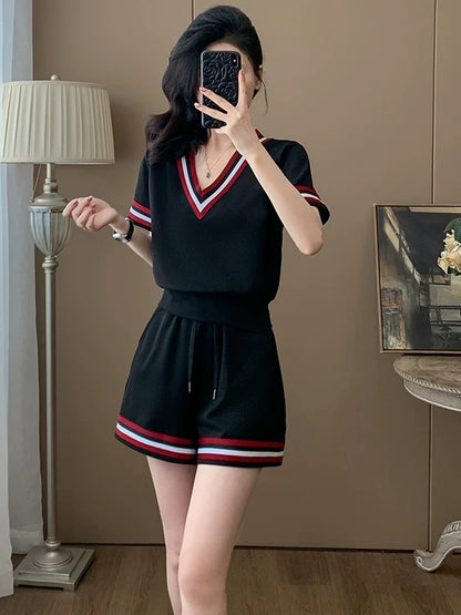 Temperament Korean version of casual sports suit for women 2025 summer stylish slim v-neck short-sleeved top shorts two-piece suit