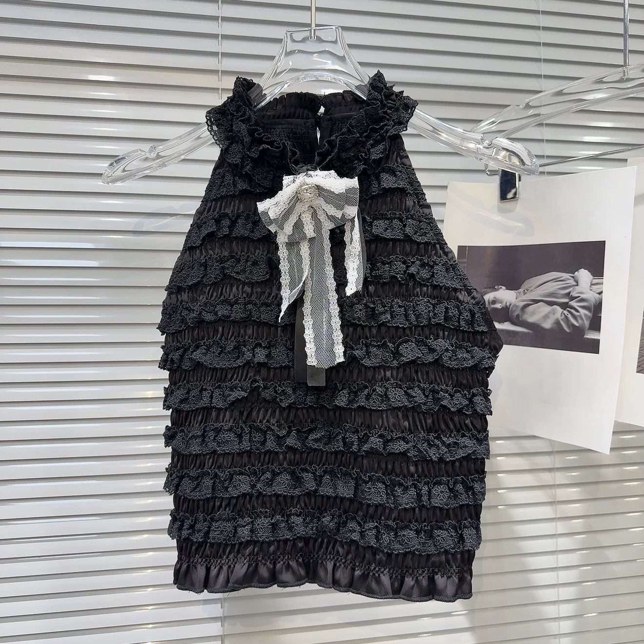 Internet celebrity same style 2025 summer new sweet lady tie bow lace pleated halter neck vest top for women