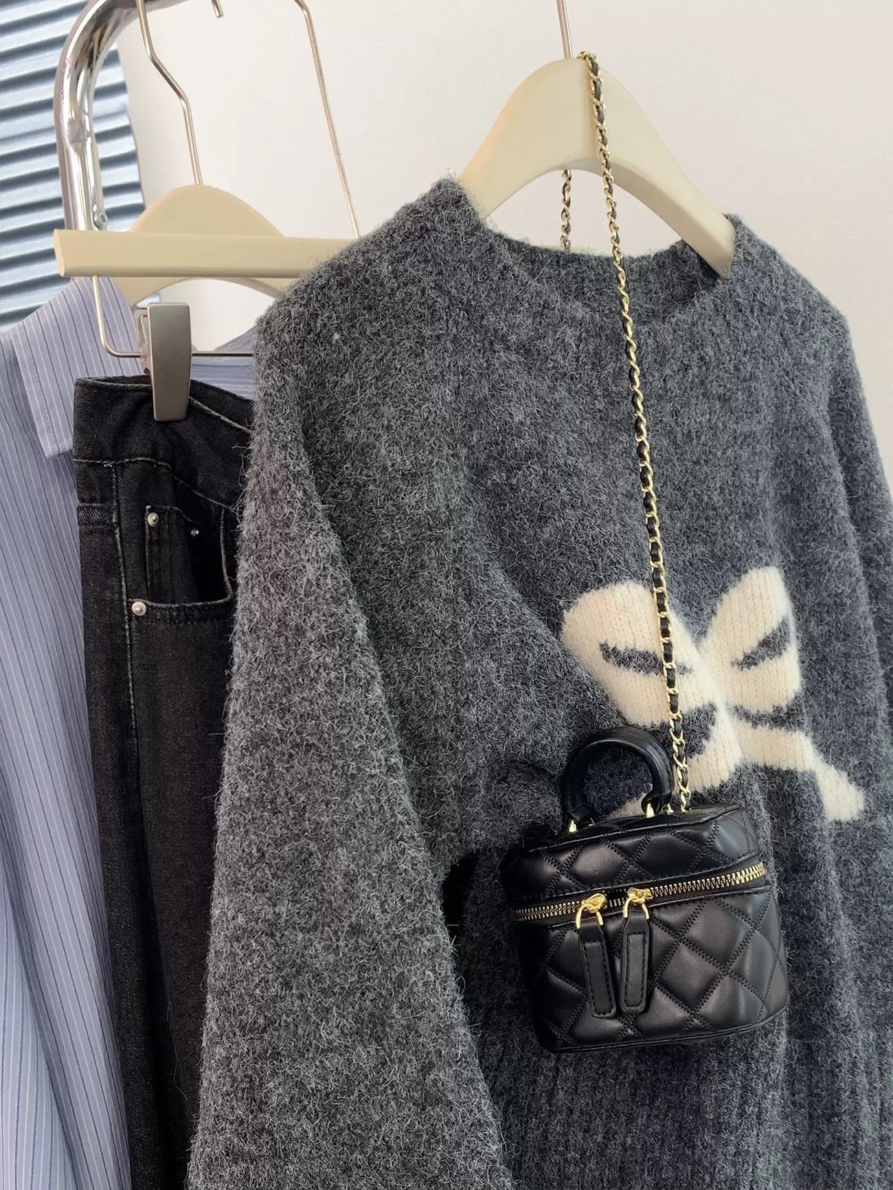 Gray bow raccoon fleece pullover sweater for women autumn and winter new small round neck knitted sweater top winter