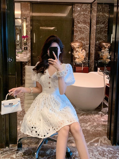 BETTER LS High-end hollow lace v-neck small fragrant puff sleeve dress can be worn as a small dress at ordinary times