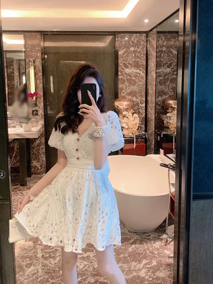 BETTER LS High-end hollow lace v-neck small fragrant puff sleeve dress can be worn as a small dress at ordinary times