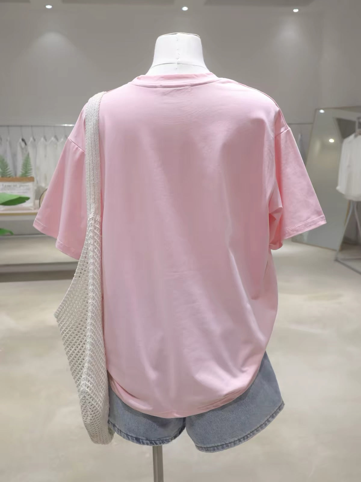 Flattering, youthful-look pure cotton short-sleeve T-shirt for women—featuring a bow and cartoon puppy design; loose, slimming, and versatile style for Summer 2026.