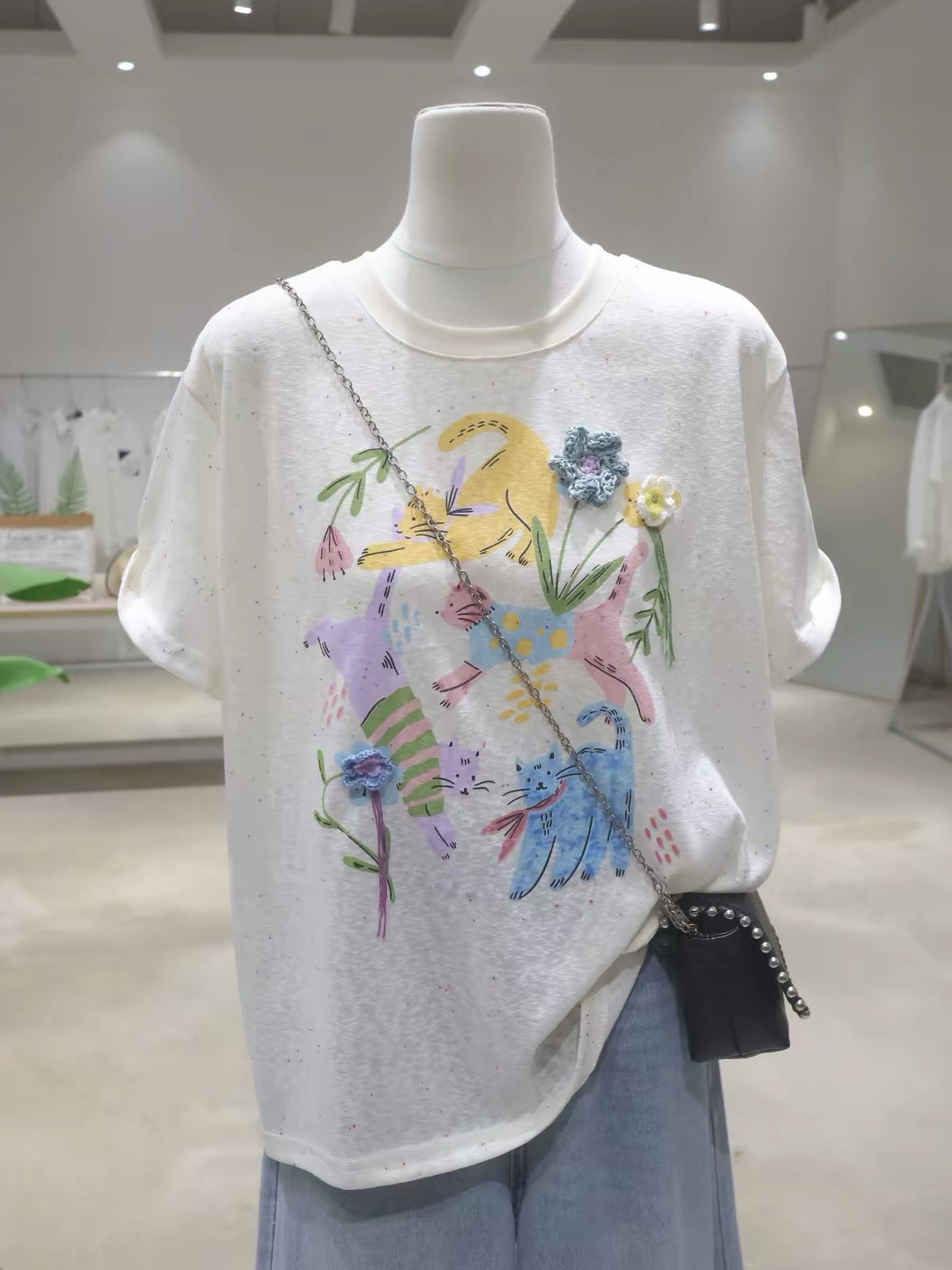 Women's Summer Loose-Fit Linen-Cotton Short-Sleeve T-Shirt – Breathable, Slimming, and Versatile; Features Colorful Speckles and a 3D Floral Kitten Design (Model 2026)