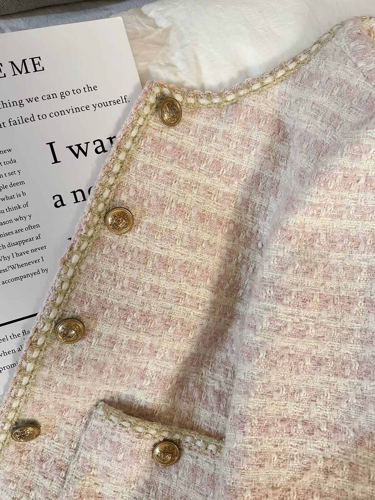 Trendy Women's Pink Tweed Blazer – Sweet & Chic Cropped Style (2026 Autumn/Winter New Arrival)