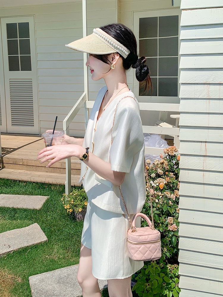 Temperament wear a complete set of white suits for women summer thin cool style high-end fashion shorts two-piece set